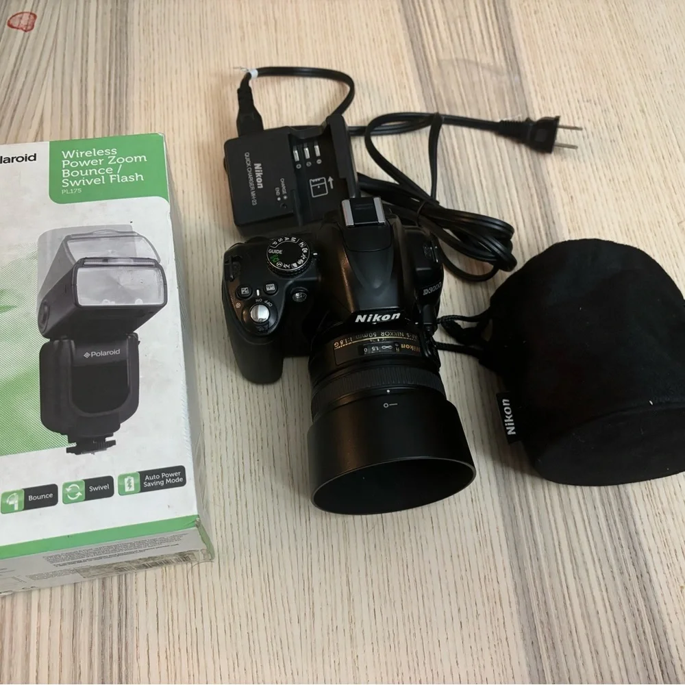 Nikon D 3000